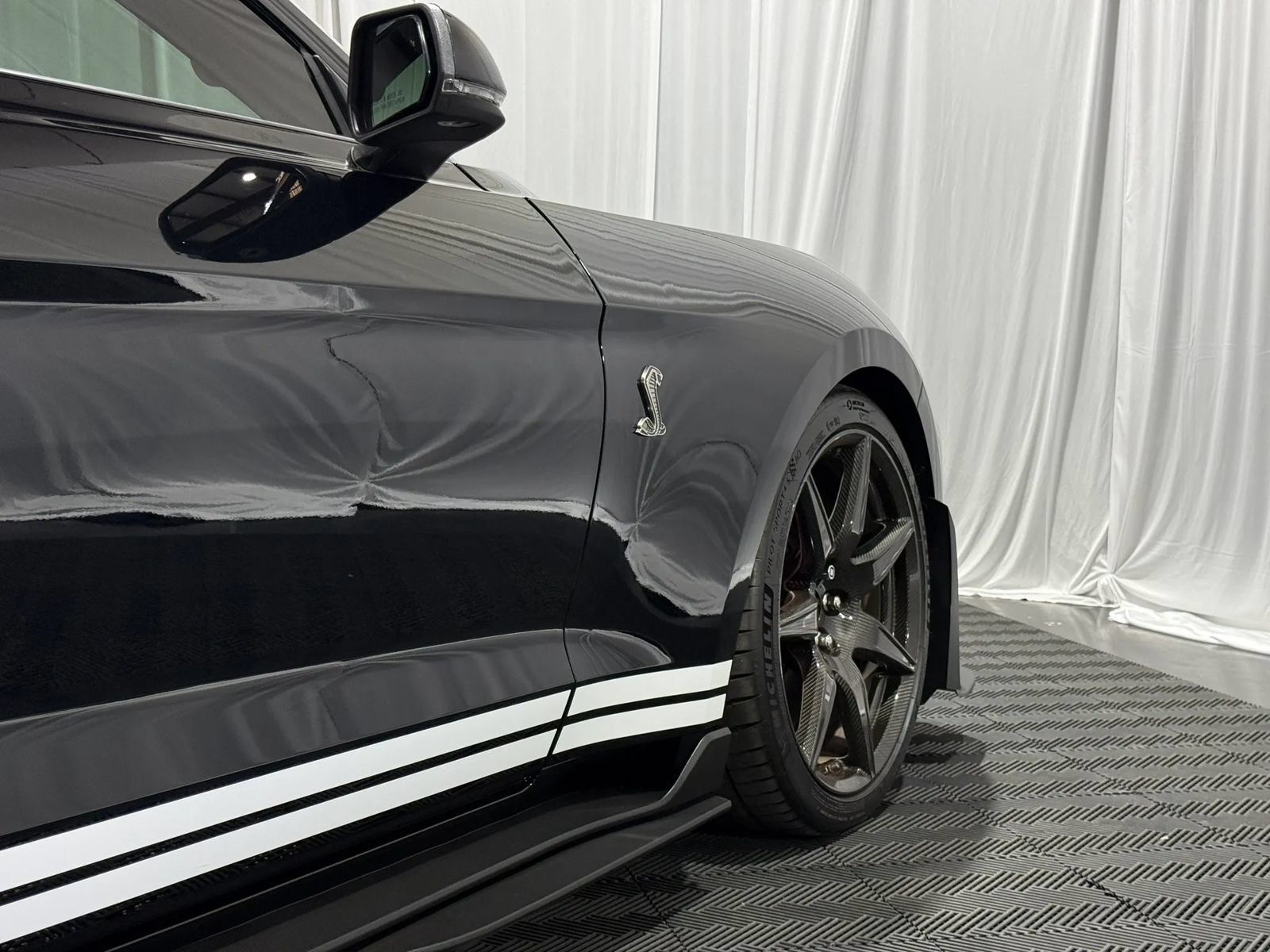 Used 2022 Ford Mustang Shelby GT500 w/ Carbon Fiber Track Pack RWD image 12