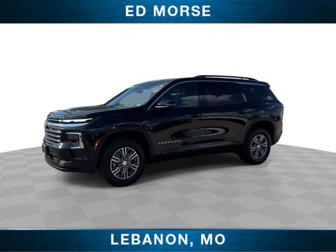 Used 2025 Chevrolet Traverse LT image 4