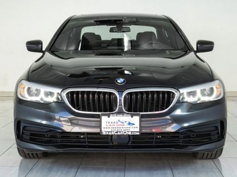 Used 2020 BMW 540i xDrive image 3