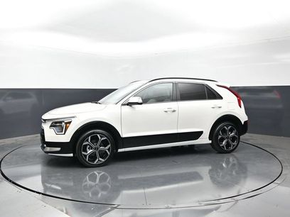 Used 2024 Kia Niro EX Touring