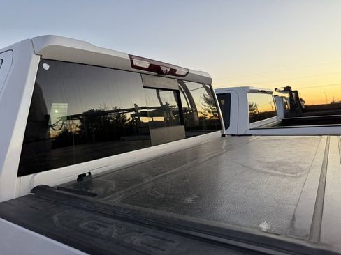 Used 2023 GMC Sierra 2500 Denali w/ Denali Ultimate Package image 11