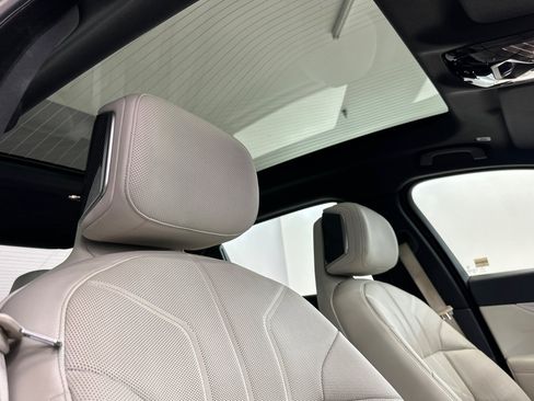 Certified 2023 BMW 740i RWD image 25