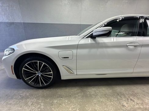 Used 2023 BMW 530e xDrive w/ Premium Package AWD/4WD image 5