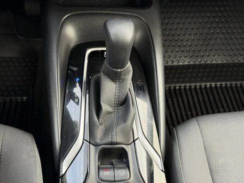 Used 2021 Toyota Corolla LE image 18