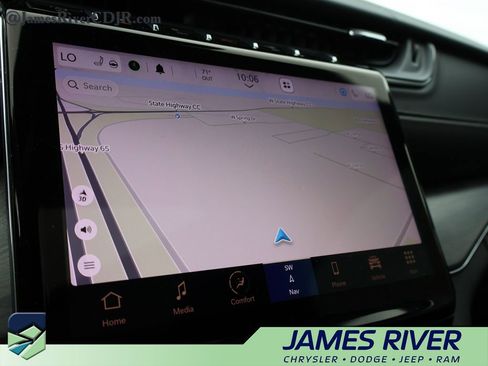 Used 2021 Jeep Grand Cherokee L Overland w/ Luxury Tech Group IV AWD/4WD image 38