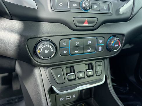 Used 2019 GMC Terrain SLE w/ LPO, Floor Liner Package FWD image 23