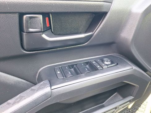 Used 2024 Toyota Tacoma SR image 15