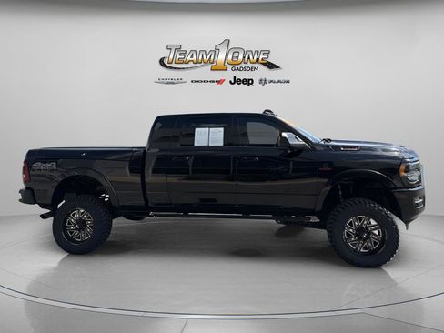 Used 2020 RAM 2500 Limited AWD/4WD image 9
