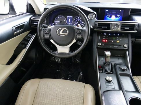 Used 2018 Lexus IS 300 AWD image 29