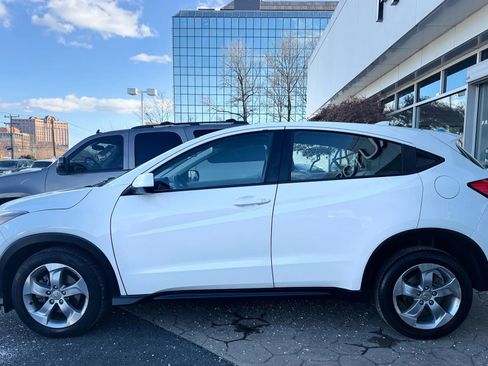 Used 2016 Honda HR-V LX image 3