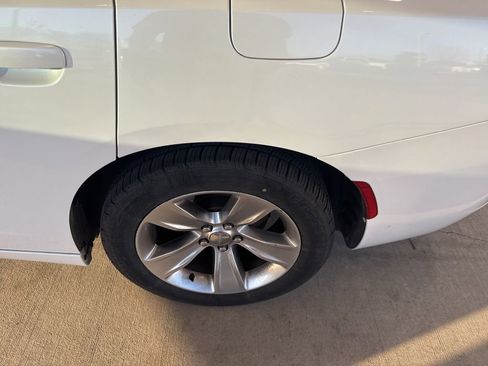 Used 2015 Dodge Charger SE w/ Power Sunroof Group image 11