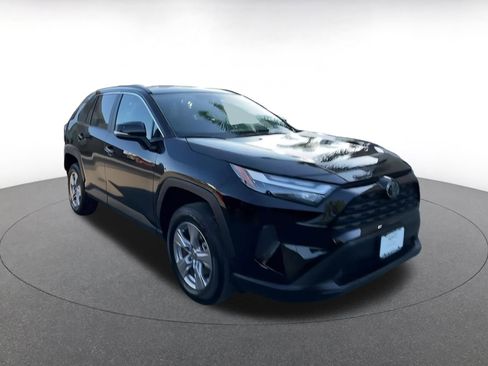 Used 2025 Toyota RAV4 XLE image 3