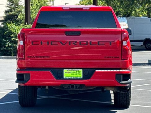 Used 2022 Chevrolet Silverado 1500 Custom w/ LPO, Dark Essentials Package AWD/4WD image 12