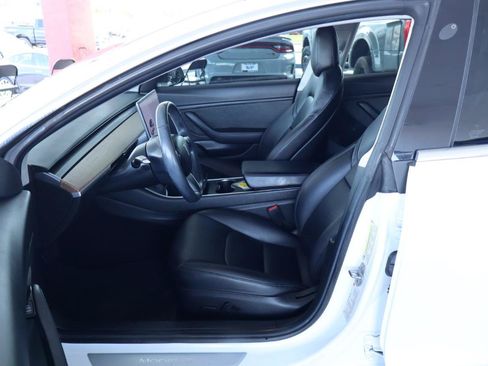 Used 2018 Tesla Model 3 Mid Range RWD image 15