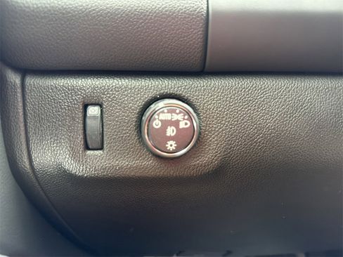 Used 2022 Chevrolet Colorado LT w/ LT Convenience Package image 24