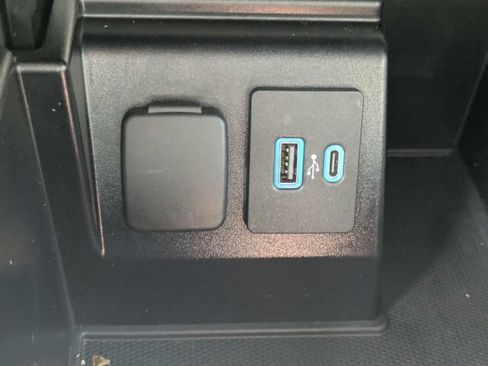 Used 2020 Ford Explorer Limited w/ Class III Trailer Tow Package RWD image 25