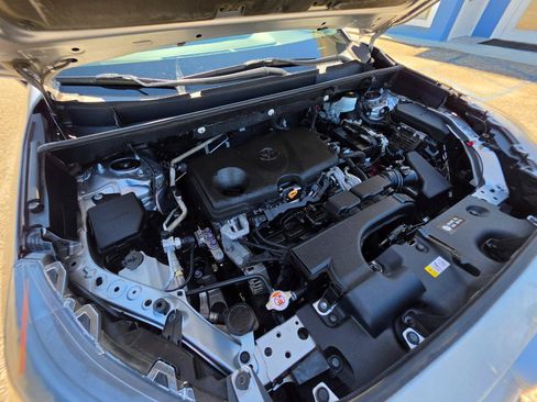 Used 2020 Toyota RAV4 LE FWD image 30
