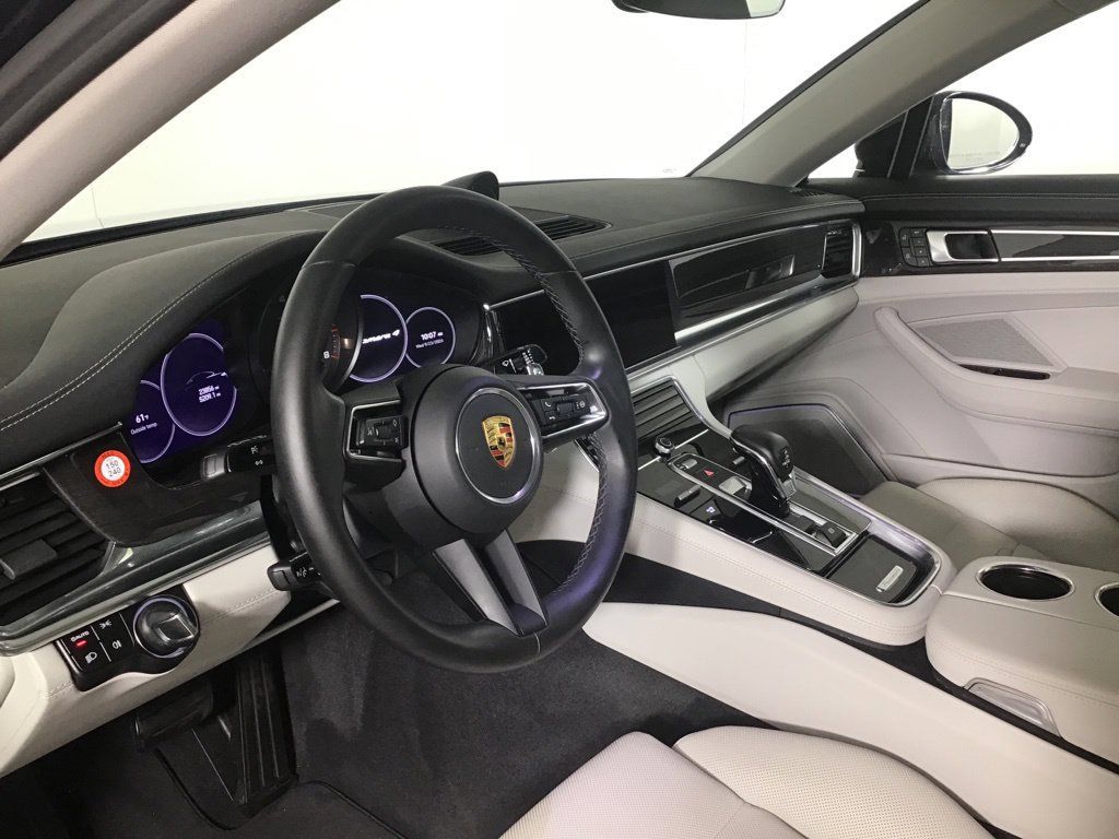 Certified 2023 Porsche Panamera image 4