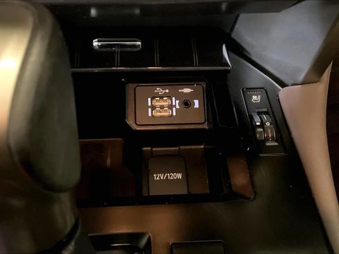 Used 2021 Lexus GX 460 Premium w/ Premium Package image 35