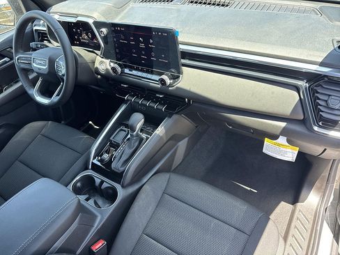 New 2026 GMC Canyon Elevation w/ LPO, Black Badging Package RWD image 27