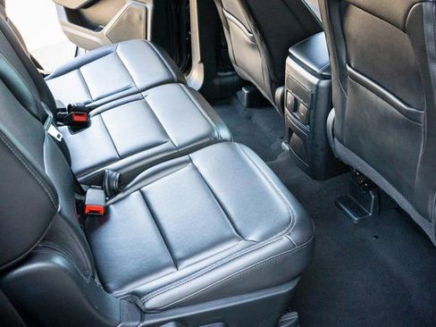 Used 2024 Ford Explorer XLT w/ Equipment Group 202A image 30