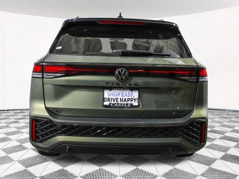 Used 2026 Volkswagen Tiguan SE R-Line AWD/4WD image 15