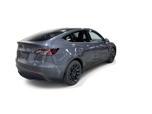 Certified 2022 Tesla Model Y Long Range AWD/4WD image 6