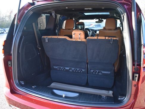 Used 2021 Chrysler Pacifica Pinnacle image 25