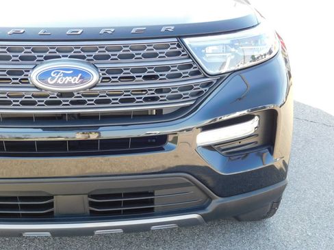 Used 2023 Ford Explorer XLT w/ Equipment Group 202A AWD/4WD image 12