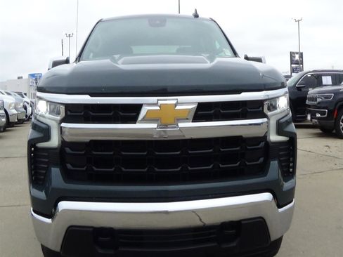 Used 2025 Chevrolet Silverado 1500 LT image 3