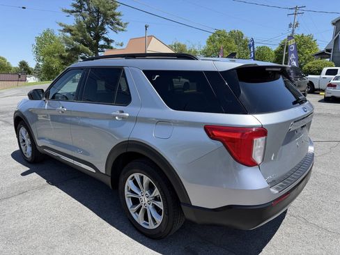 Used 2022 Ford Explorer XLT w/ Equipment Group 202A AWD/4WD image 5