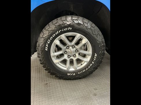 Used 2023 Chevrolet Silverado 1500 W/T w/ WT Value Package AWD/4WD image 36