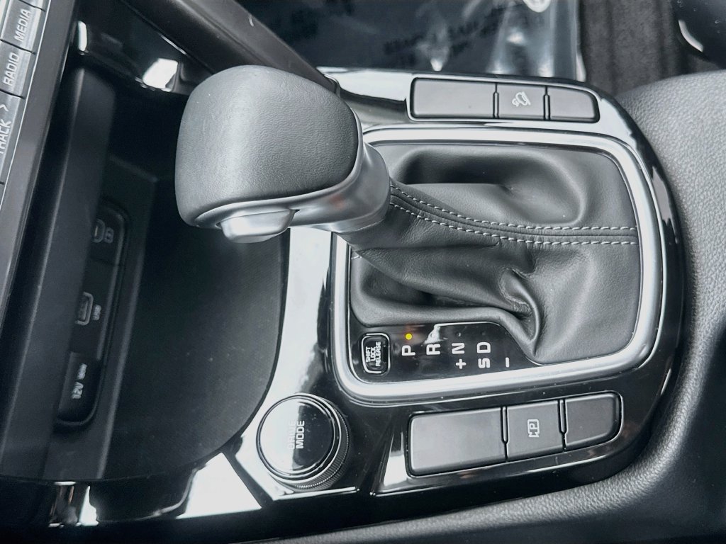 Certified 2025 Kia Seltos S FWD image 17