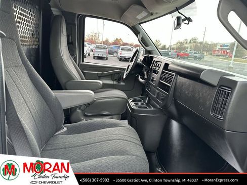 Used 2024 Chevrolet Express 2500 w/ Driver Convenience Package image 25
