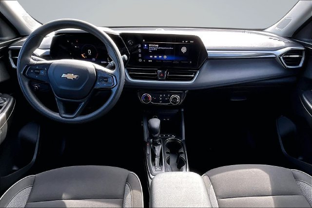 Used 2025 Chevrolet TrailBlazer LT AWD/4WD image 7