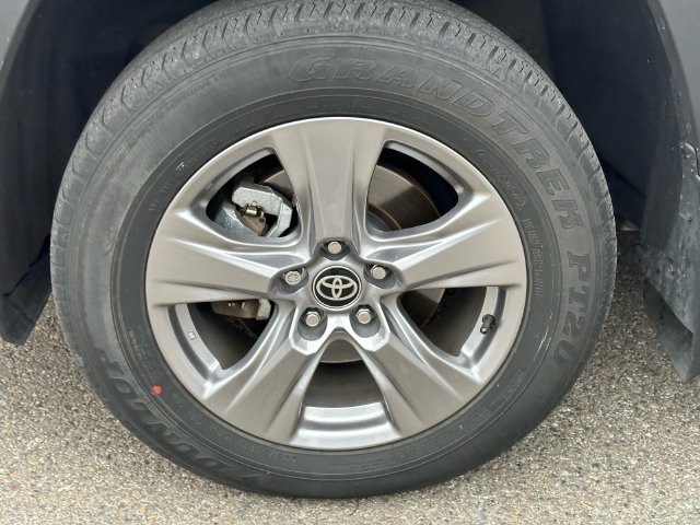 Used 2024 Toyota RAV4 XLE w/ Convenience Package AWD/4WD image 16