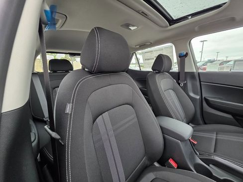 New 2025 Hyundai Venue SEL image 11