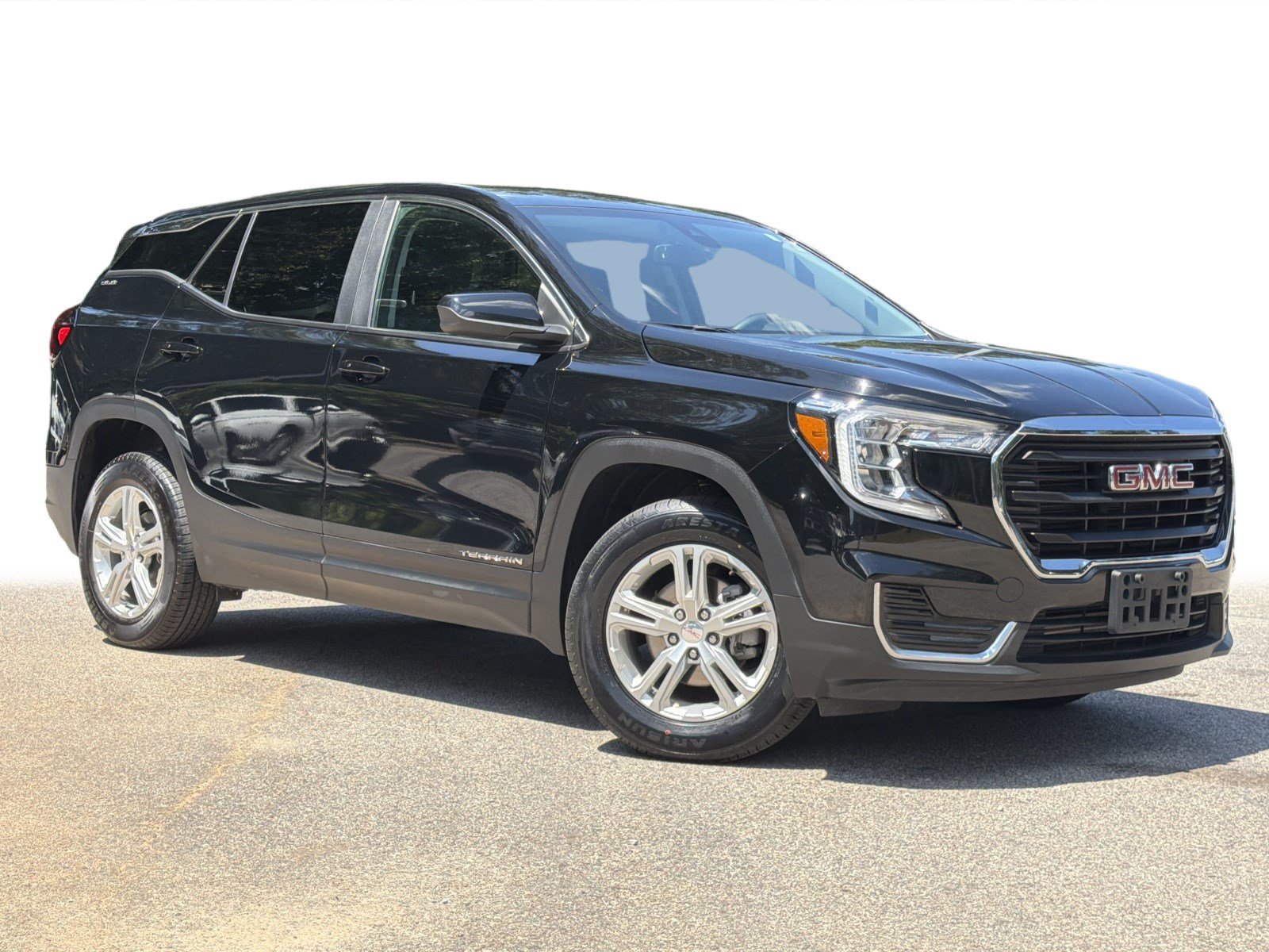 Used 2024 GMC Terrain SLE AWD/4WD image 2