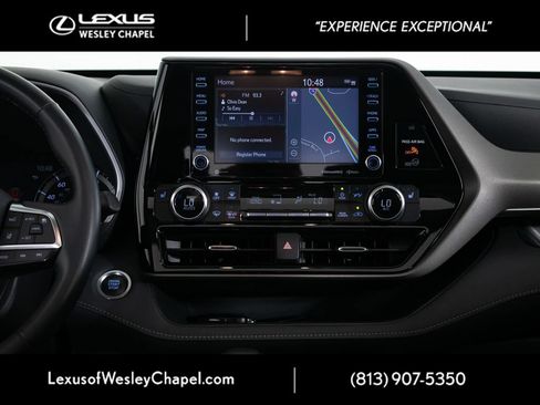 Used 2020 Toyota Highlander XLE FWD image 28