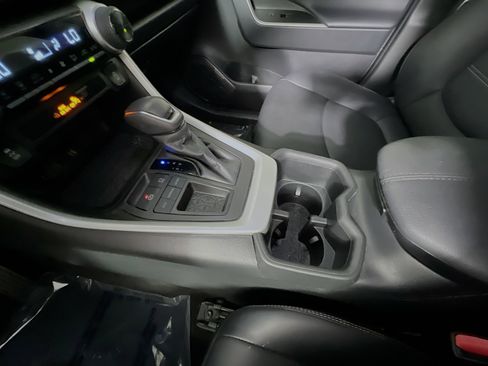 Used 2023 Toyota RAV4 XLE Premium image 25