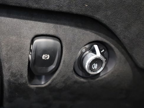 Used 2025 McLaren 750S image 14