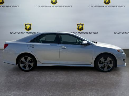 Used 2014 Toyota Camry SE w/ Leather Package image 6