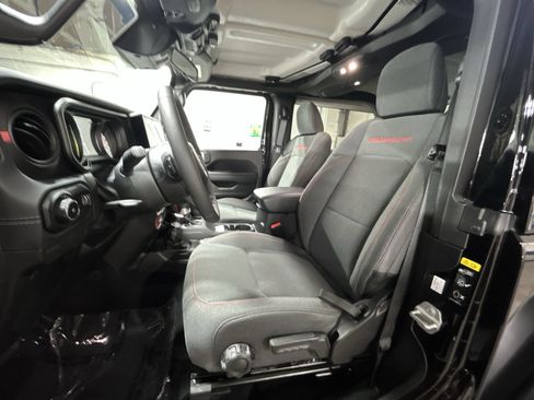 Used 2025 Jeep Wrangler Rubicon w/ Xtreme 35 Tire Package AWD/4WD image 21