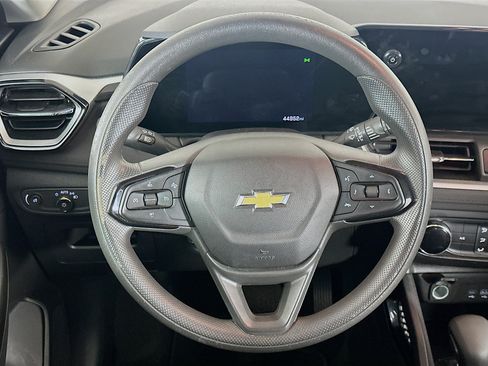 Used 2024 Chevrolet TrailBlazer LS FWD image 18