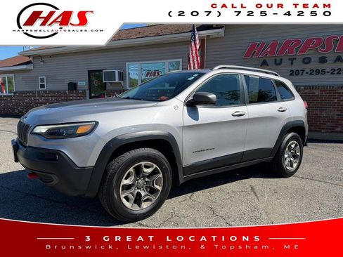 Used 2019 Jeep Cherokee Trailhawk w/ Comfort/Convenience Group AWD/4WD image 2