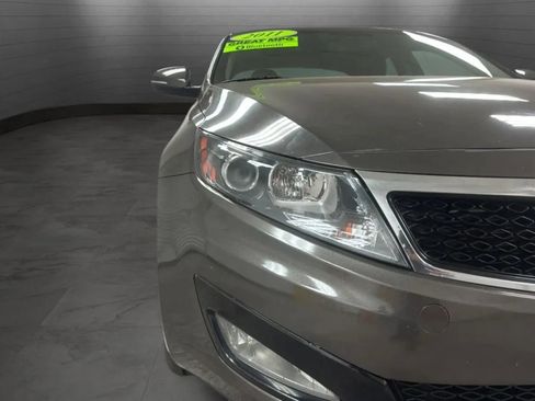 Used 2011 Kia Optima EX FWD image 25