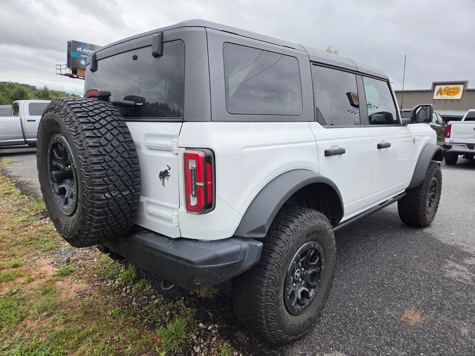 Used 2024 Ford Bronco Badlands AWD/4WD image 6