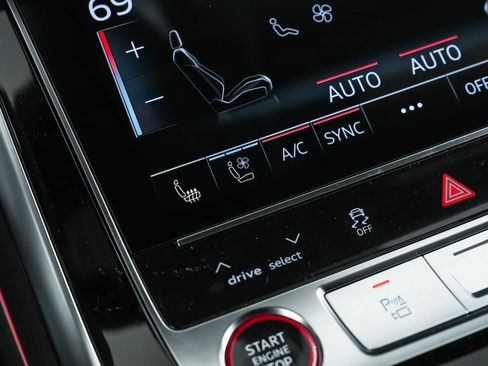 New 2026 Audi RS Q8 performance image 37