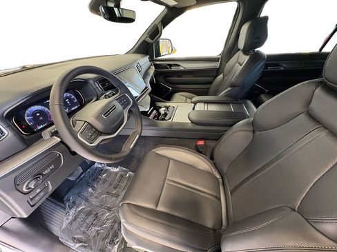 New 2026 Jeep Grand Wagoneer Limited AWD/4WD image 19