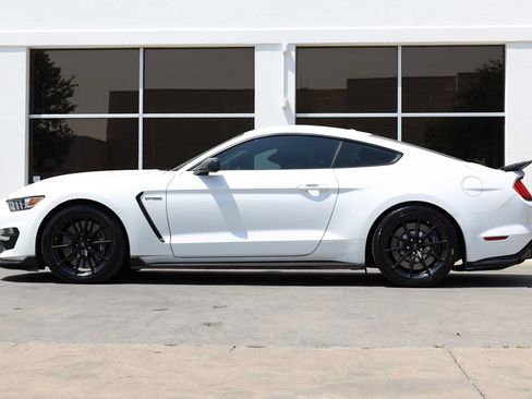 Used 2019 Ford Mustang Shelby GT350 w/ Technology Package RWD image 11